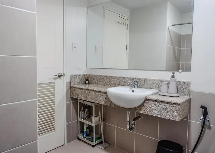 Appartement 2br With Balcony And Pool Near Robinsons Pinas *