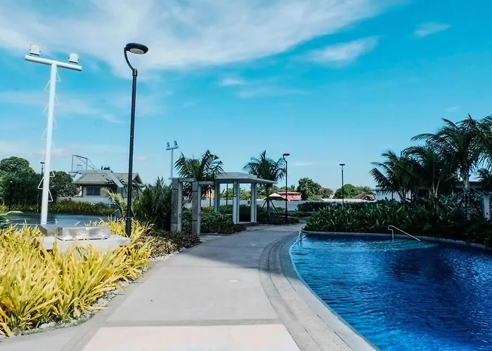 2br With Balcony And Pool Near Robinsons Pinas *