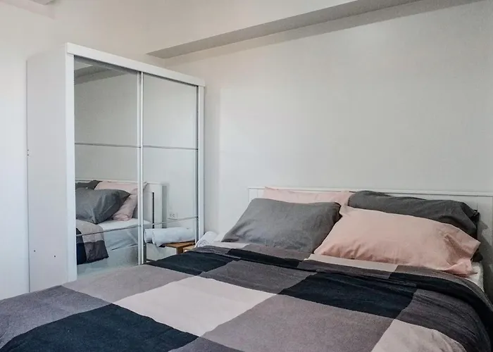 2br With Balcony And Pool Near Robinsons Pinas Appartement Manille