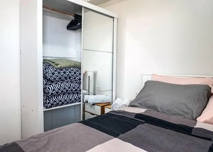 Appartement 2br With Balcony And Pool Near Robinsons Pinas Manille