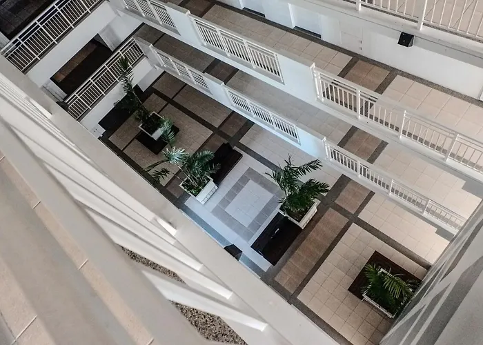 2br With Balcony And Pool Near Robinsons Pinas *