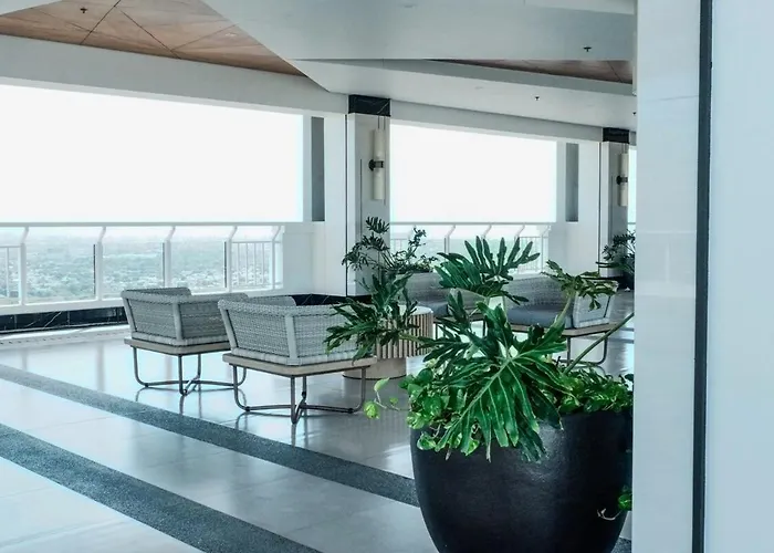 2br With Balcony And Pool Near Robinsons Pinas *